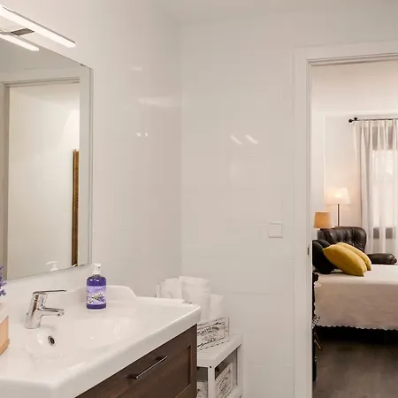 Domus Apartment *