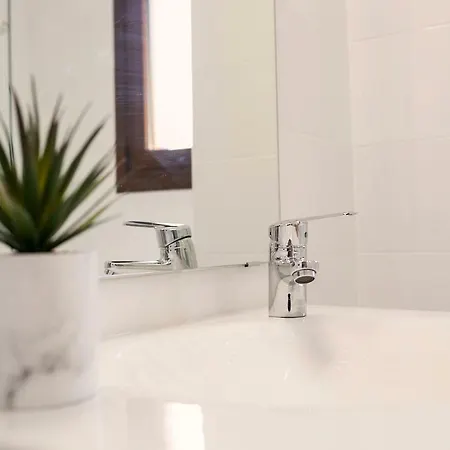 Domus Apartment *